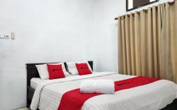 RedDoorz Syariah near Universitas Batanghari Jambi