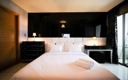 Comfy 2BR Aryaduta Residence Surabaya By Travelio