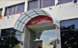 THE SIGNATURE HOTEL