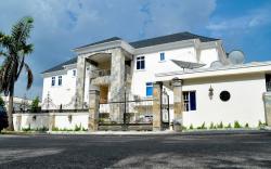 Caledonian Suites