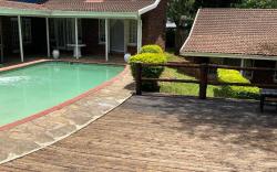 Comrades Oasis Guest House 