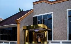 E-Suites Luxury Hotel