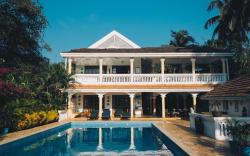 Beachfront 6+1BDR Luxury Villa With Private Pool.