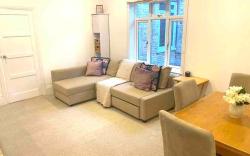 Wonderful 3BR Maisonette w/ Private Roof Terrace
