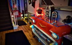 Cadillac Kustomz Hotel