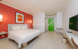 Metro Hotel near Kota Tua Mitra RedDoorz