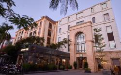 Le Haute Hotel