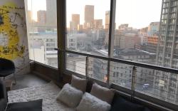 The Franklin Artistic Loft Apartment - City Views