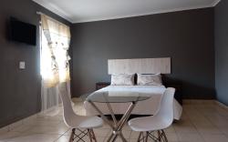 Zihlalele 24Hours Guest House