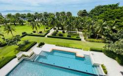 O2 Luxurious Beachfront Penthouse Ocean portofino