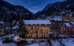 Beholden Stay & Cafe-Mountain View Boutique Stay in Old Manali 