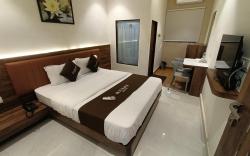 HOTEL MOON LITE RESIDENCY - Marve Road Malad West