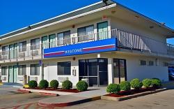 Super 7 Inn