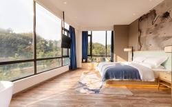 ANJI LIGHT LUXURY HOTEL 安季轻奢酒店