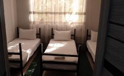 HOSTEL CHINOR 
