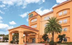 La Quinta Inn & Suites by Wyndham Houston Bush Intl Airpt E