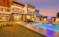 Elivaas Horizon Luxurious 5Bhk Villa with Pvt Pool
