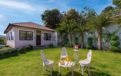 StayVista's Lawn House at Sula Wada - Vintage-Charm Cosy Home with Swimming Pool and Indoor Activiti