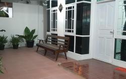 De Lima Guesthouse 5 Kamar AC Kamar Mandi Dalam