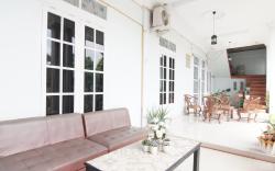 OYO 93457 White House Syariah