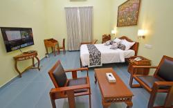 Le Colonial Suites