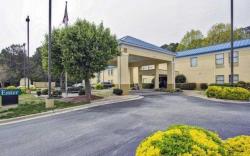 Econo Lodge Raleigh near Walnut Creek Amphitheatre