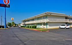 Motel 6-Austin, TX - North