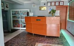 B's Hive Hotel and Suites