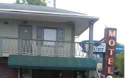 Community Court Motel