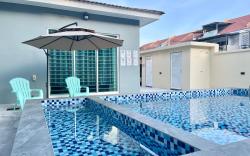 Private Pool Haven: 5BR w/ Karaoke | 20 Pax