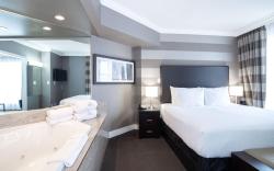 Sandman Signature Mississauga Hotel