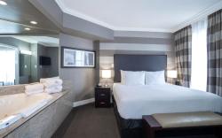 Sandman Signature Mississauga Hotel