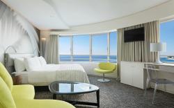 Le Méridien Beach Plaza