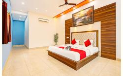 Goroomgo JSB Palace Varanasi