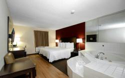 Red Roof PLUS+ & Suites Opelika