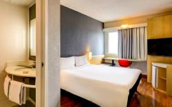 ibis Tambore