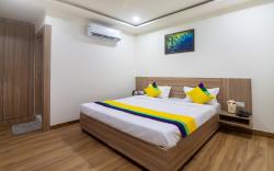 Itsy Hotels Krishna Residency, Govardhan Chauraha