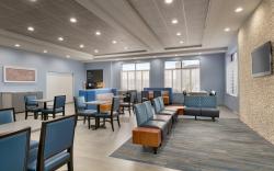 Holiday Inn Express Hotel & Suites Norfolk Airport By IHG