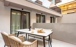 Sanders Tower Centre - Cozy 1Bdr Duplex w Terrace