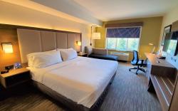 Holiday Inn Express Hotel & Suites Lynnwood By IHG