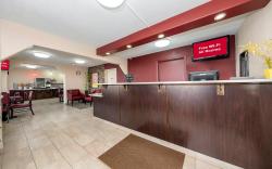 Red Roof PLUS+ Huntsville - Madison