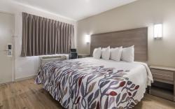 Red Roof Inn Fort Worth South