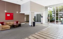 Oaks Brisbane Mews Suites