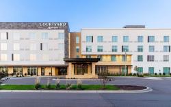 Courtyard St Paul Woodbury