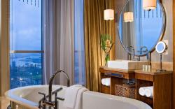 Sheraton Grand Shanghai Pudong Hotel & Residences