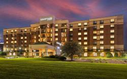 Courtyard by Marriott Bloomington by Mall of America