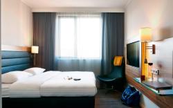 Moxy London Heathrow Airport