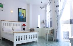 Sunshine Hotel