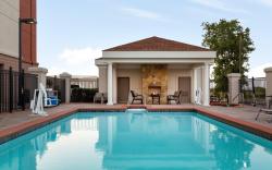 Holiday Inn Express Hotel & Suites Shawnee I-40 By IHG