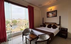 DERA PICHOLA- A Lake Facing Boutique Hotel